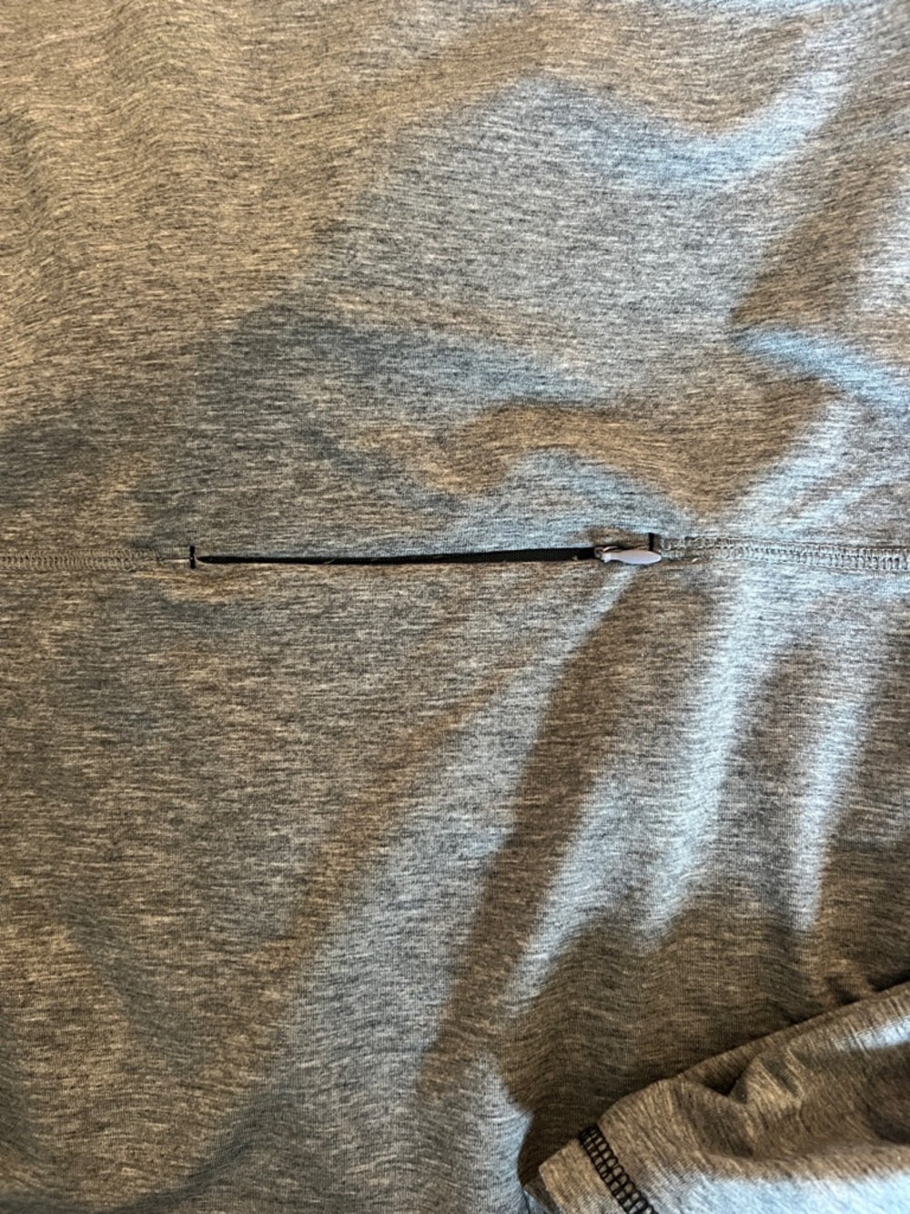 Vineyard Vines woman’s Heather Gray Pullover Hoodie with Whale Logo - Picture 3 of 3